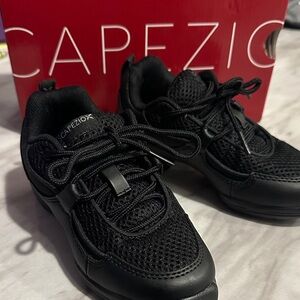 NEW Capezio Kids Black Dance Hip Hop Sneakers 13.5